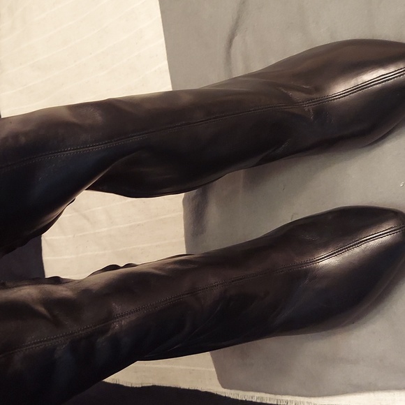 Alexander McQueen Stilletto Thigh-High Leather Boots - Picture 5 of 10